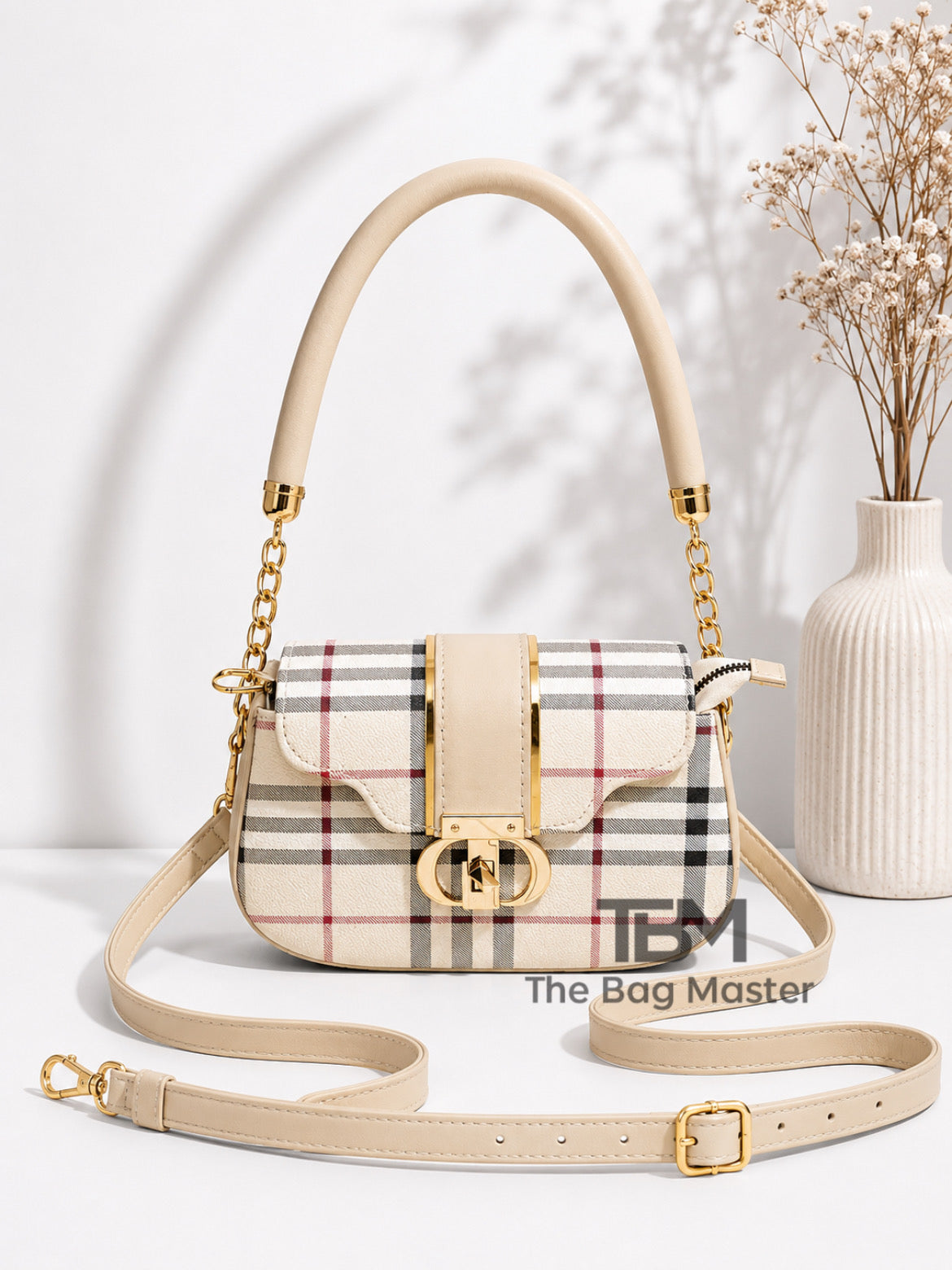 Luxury Textured Crossbody Bag with Signature Designer Clasp & Chain-Link Strap