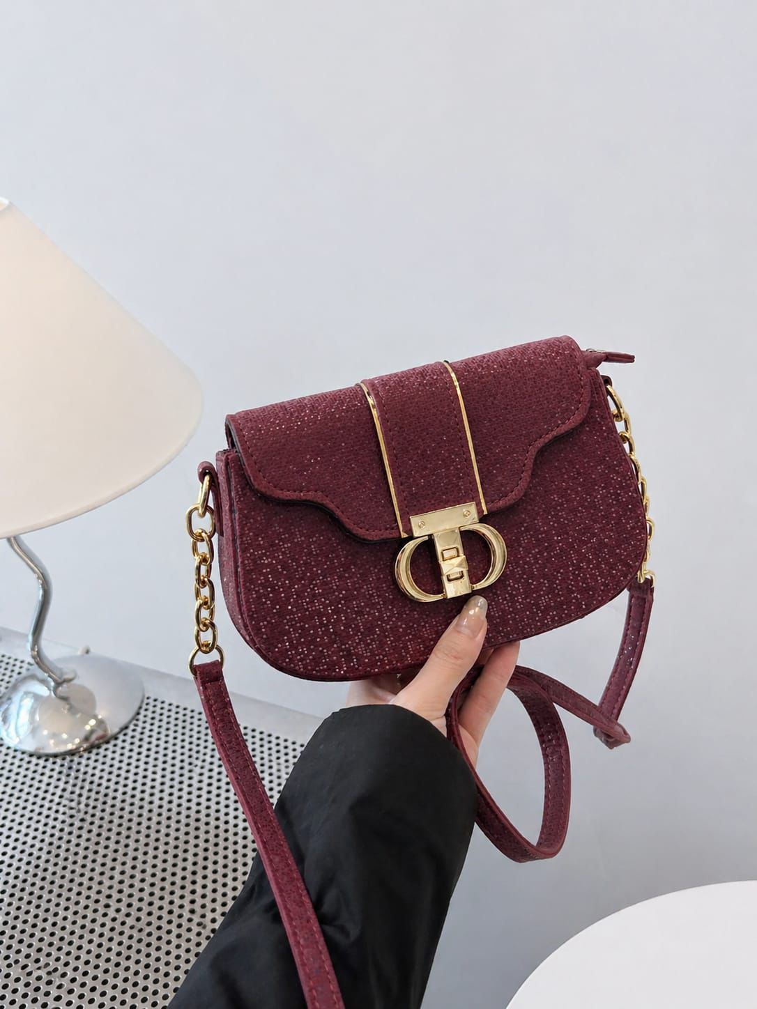 Luxury Textured Crossbody Bag with Signature Designer Clasp & Chain-Link Strap