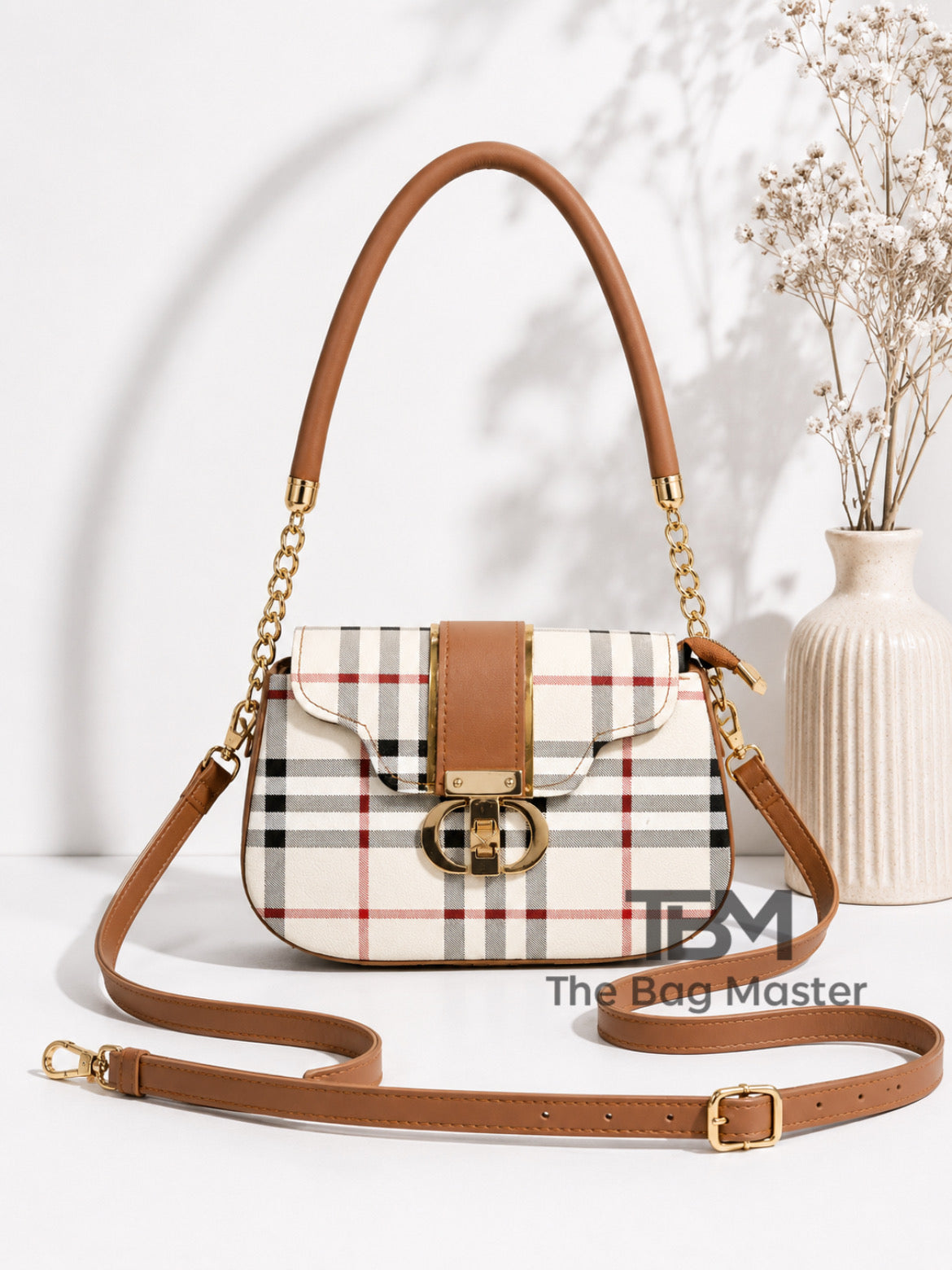 Luxury Textured Crossbody Bag with Signature Designer Clasp & Chain-Link Strap