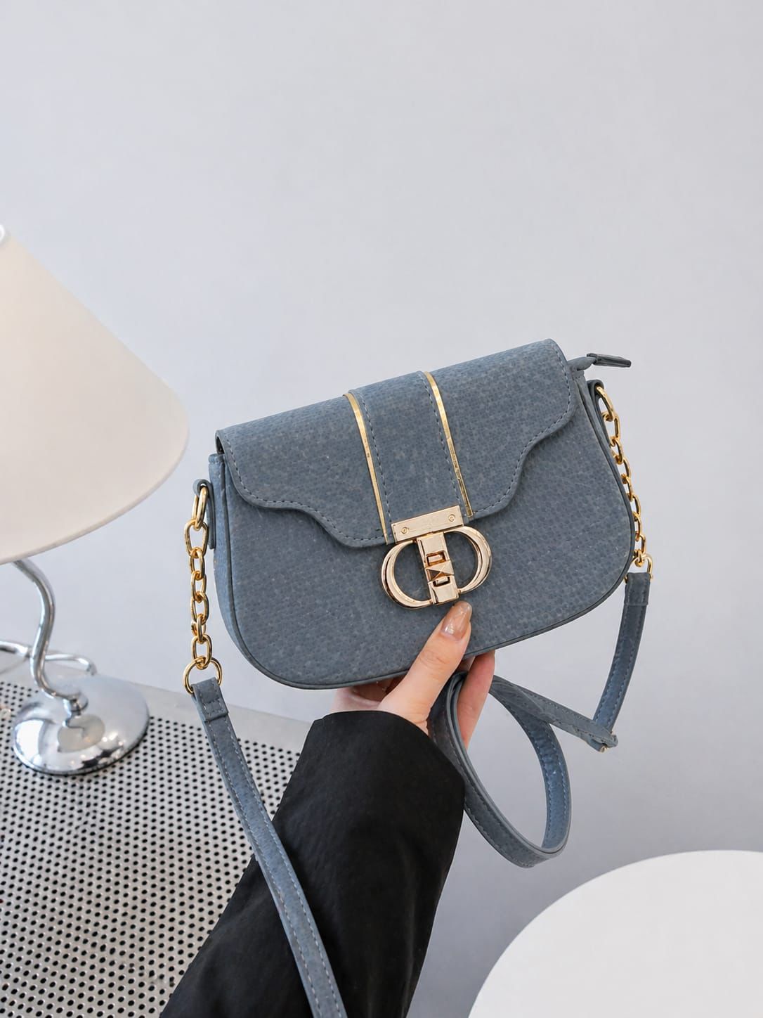 Luxury Textured Crossbody Bag with Signature Designer Clasp & Chain-Link Strap
