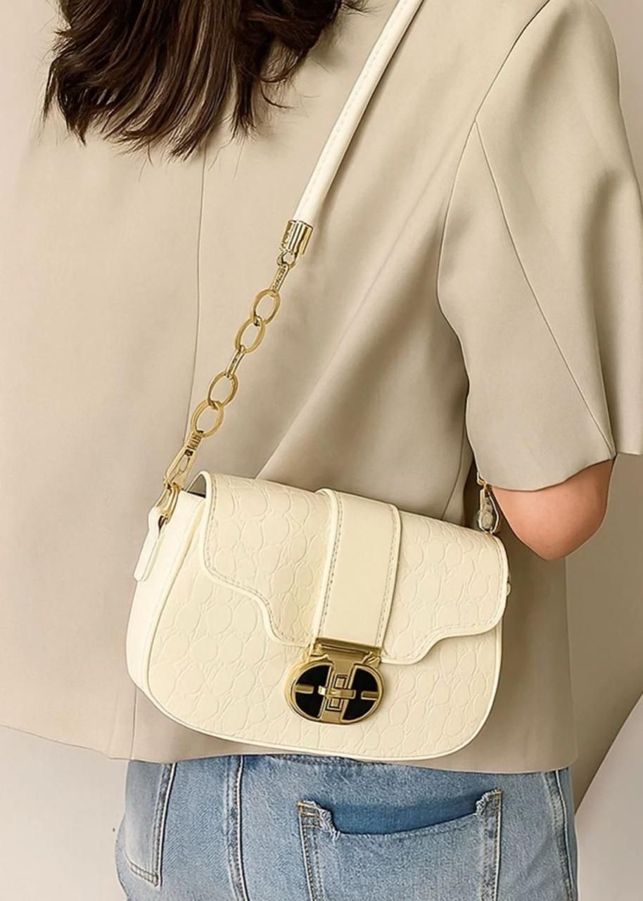 Luxury Textured Crossbody Bag with Signature Designer Clasp & Chain-Link Strap